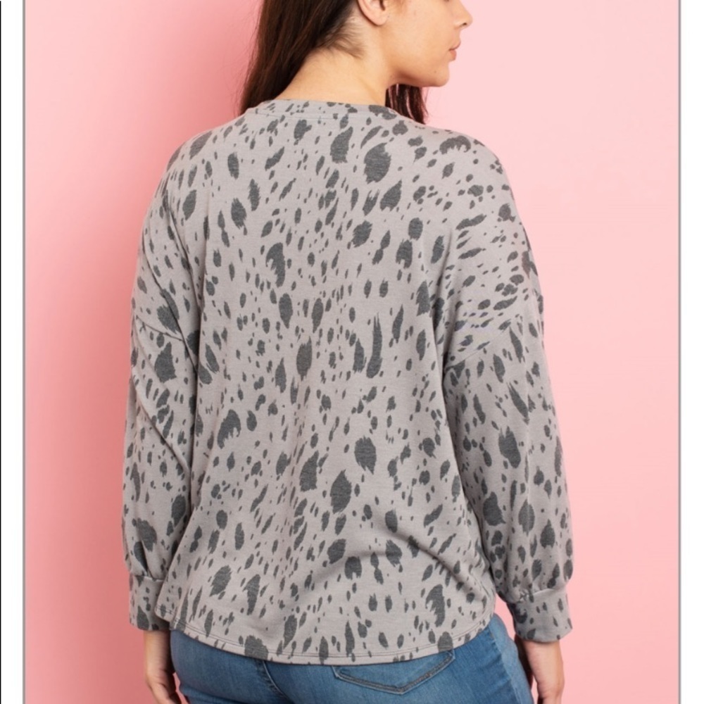 Top Animal Print Size 1X - Picture 3 of 7